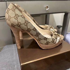 Gucci pumps size 7